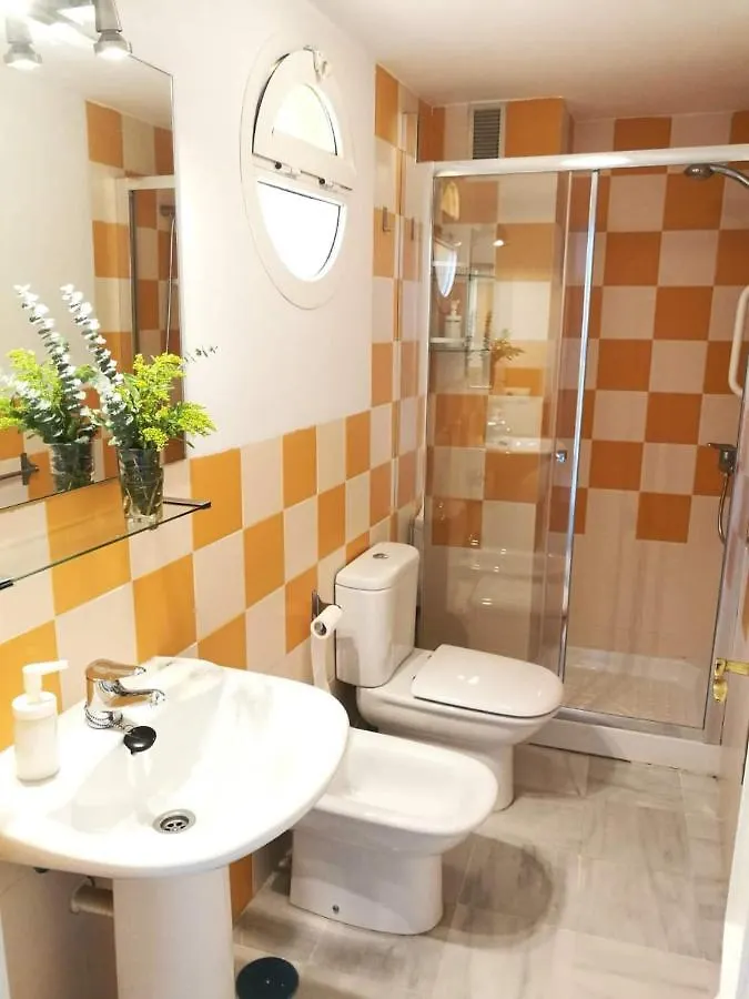 Apartamento Trianabridgeviews Ático con vistas al puente de Triana calle Castilla 38 Sevilla